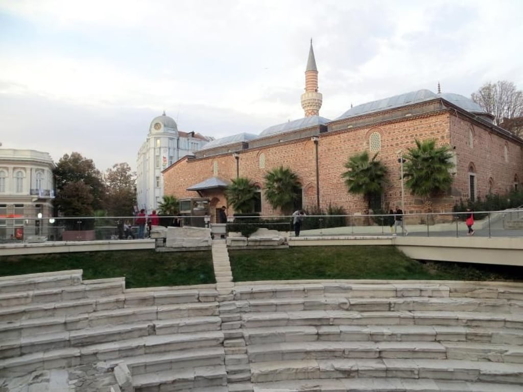 Das antike Stadion und die Dschumaja-Moschee. Foto: Elena Lalowa