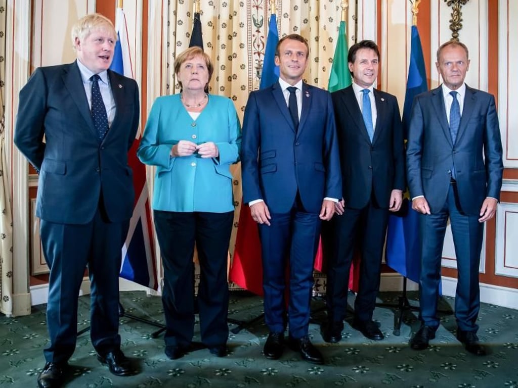 Der britische Premierminister Boris Johnson (l-r), Bundeskanzlerin Angela Merkel, Frankreichs Präsident Emmanuel Macron, der italienische Ministerpräsident Giuseppe Conte und EU-Ratspräsident Donald Tusk beim G7-Gipfel in Biarritz. Foto: Michael Kappeler
