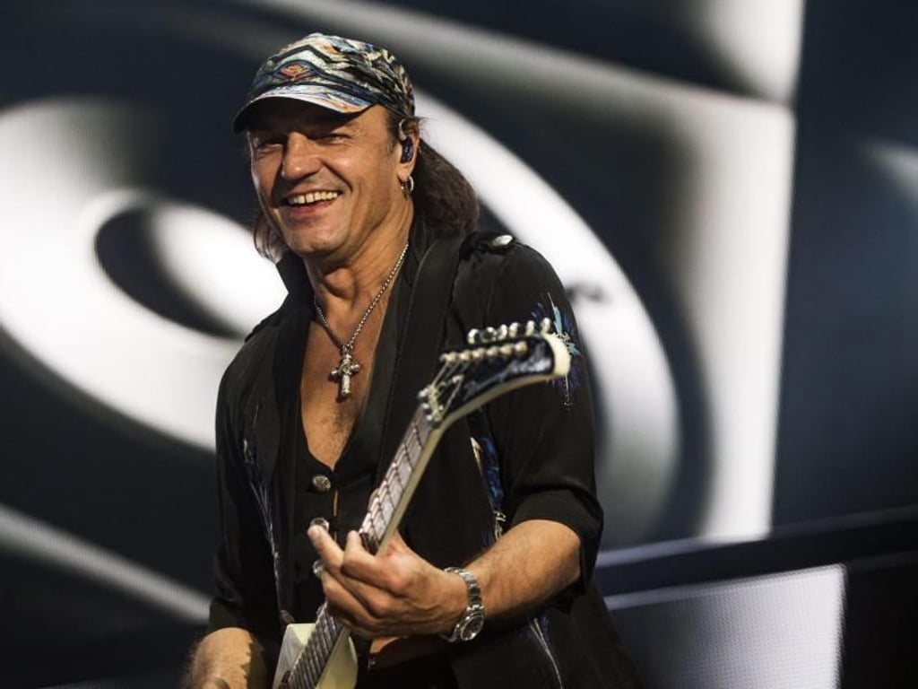 Gitarrist Matthias Jabs beim Scorpions-Konzert in Paris. Foto: Etienne Laurent