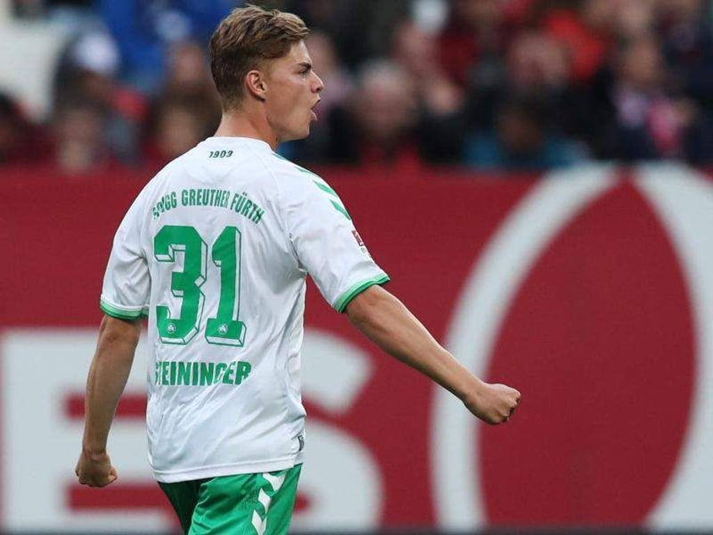 Der Fürther Daniel Steininger jubelt über seinen Treffer zum 2:0. Foto: Daniel Karmann