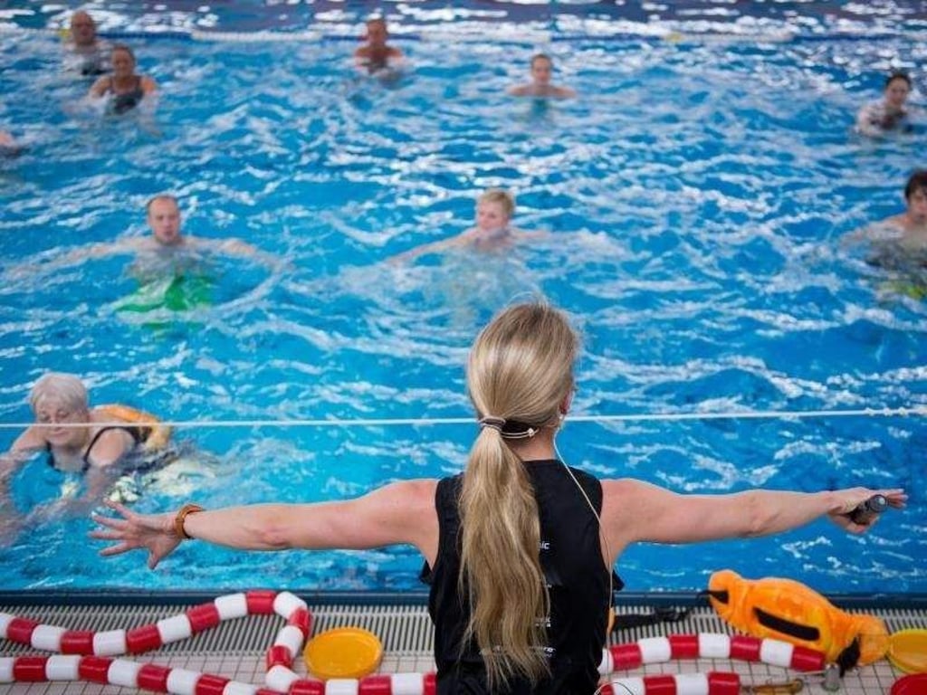 Ideal im Kampf gegen die Pfunde: Aqua-Training beansprucht alle Muskeln - schont aber zugleich Herz und Gelenke. Foto: David Ebener