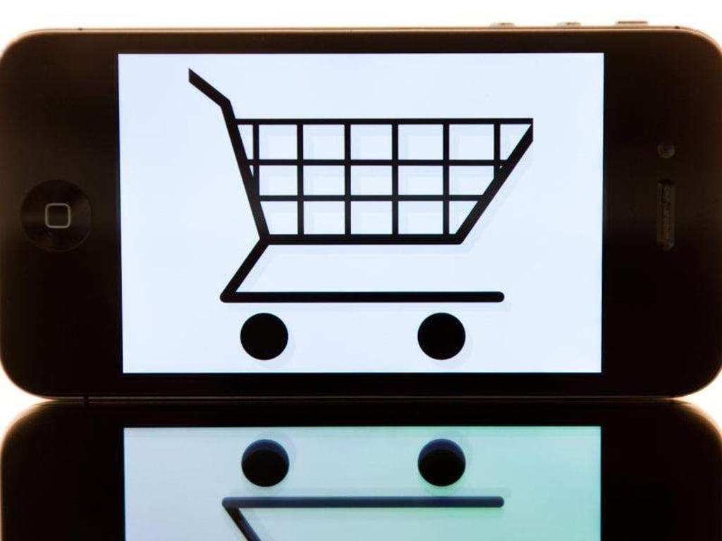 Vor Weihnachten sollten Konsumenten die Preise im Onlinehandel gut vergleichen. Denn es können starke Preisschwankungen auftreten. Foto: Sebastian Kahnert