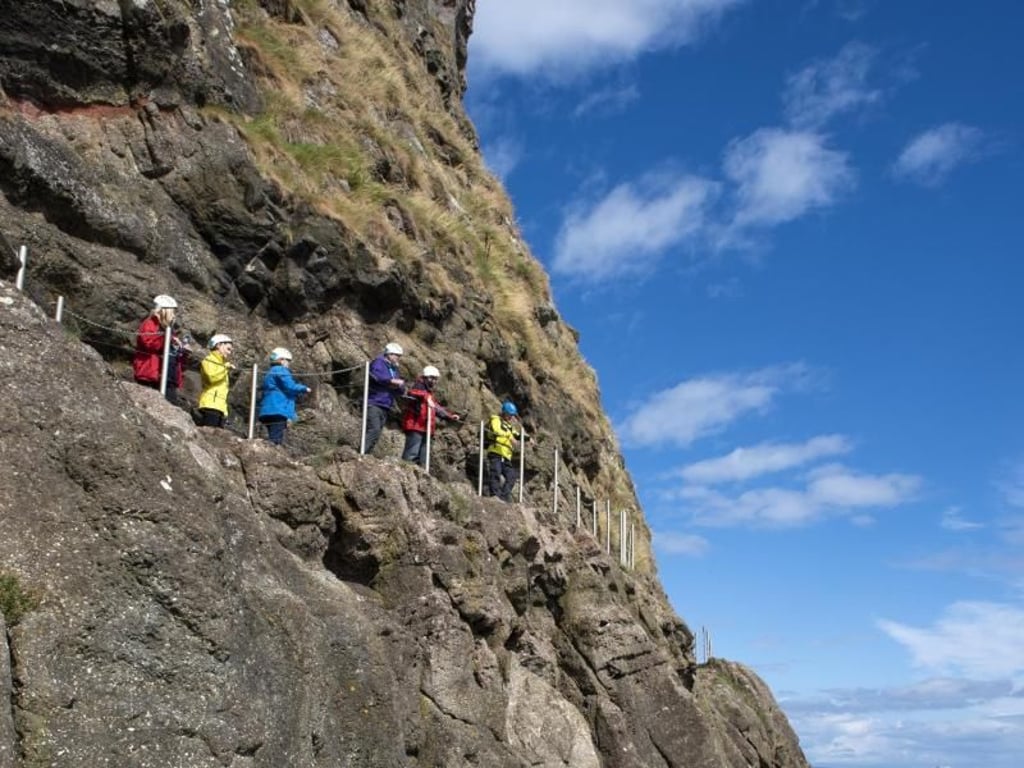Ausgesetzte Angelegenheit: The Gobbins ist an einigen Stellen nur einen halben Meter breit. Foto: Arthur Ward/Tourism Ireland