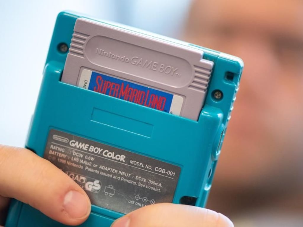 Der Game Boy war zum Marktstart technisch nicht sonderlich fortschrittlich, vereinte aber Mobilität, Spielspaß und recht lange Batterielaufzeit. Foto: Andrea Warnecke