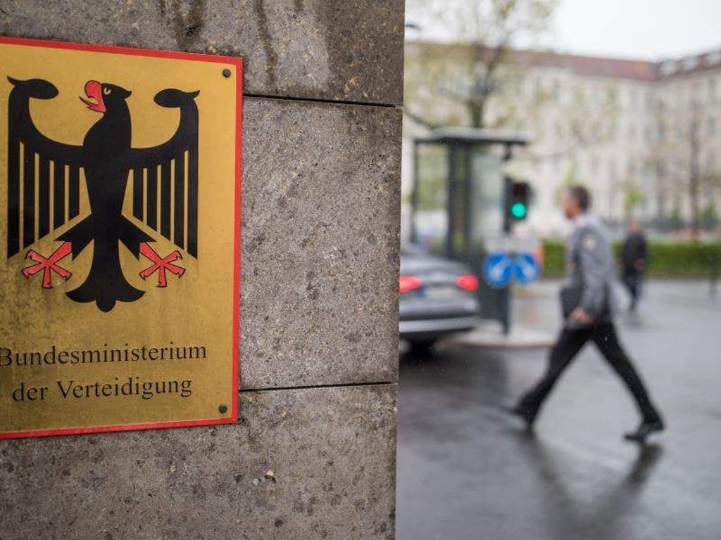 Verteidigungsministerin Ursula von der Leyen (CDU) war wegen der Umstände bei der Vergabe von Aufträgen an externe Unternehmensberatungen scharf kritisiert und zur Aufklärung gedrängt worden. Foto: Michael Kappeler
