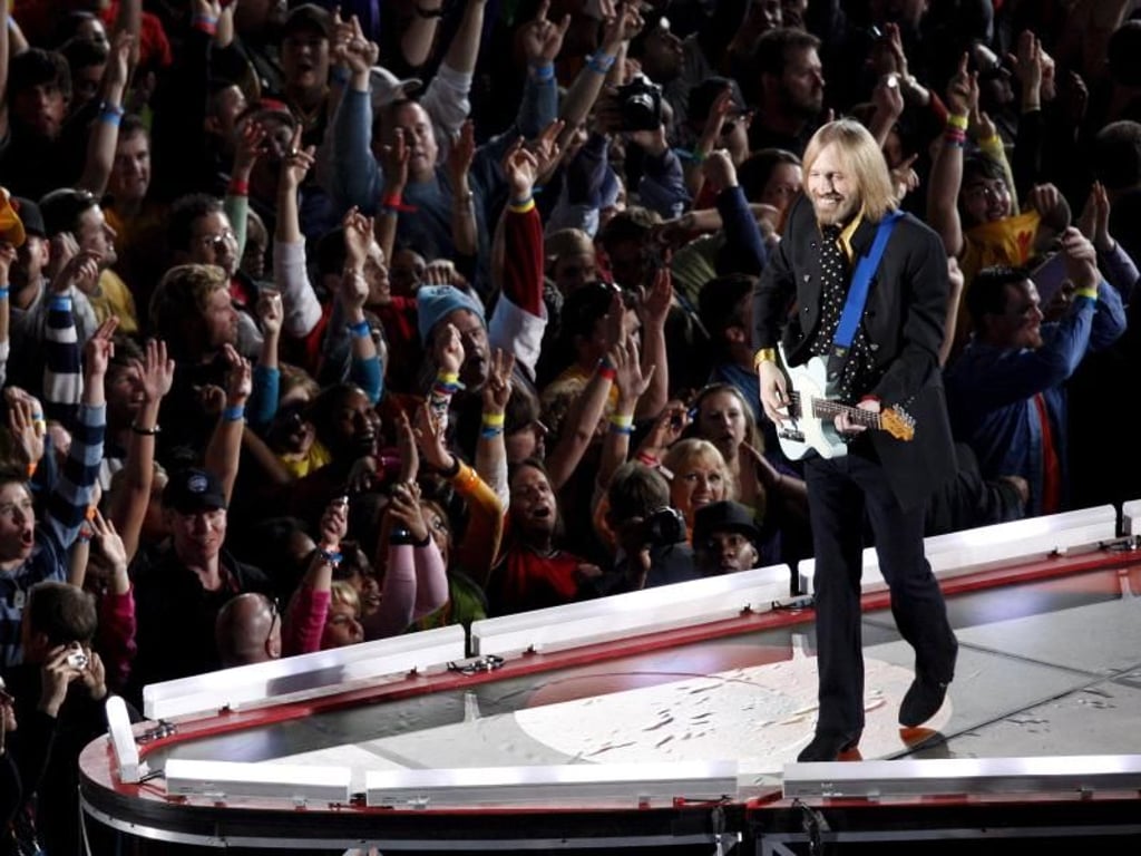 Auftritt vor Millionen: Tom Petty and the Heartbreakers bestreiten die Halbzeitshow beim Super Bowl in Glendale, Arizona (2008). Foto: Roy Dabner