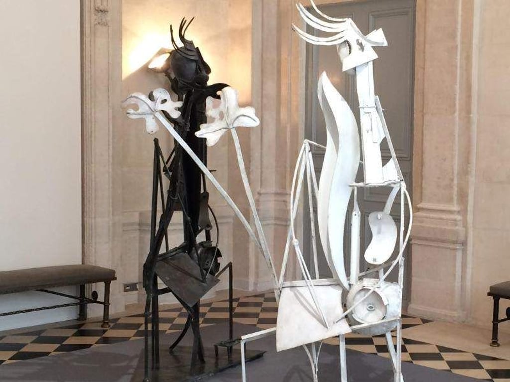 Die Skulpturen «Frau im Garten» des spanischen Malers, Grafikers und Bildhauers Pablo Picasso (1881-1973. Foto: Sabine Glaubitz
