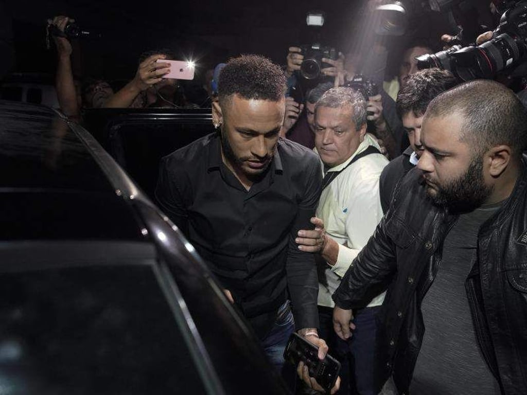 Neymar muss etwa vier Wochen pausieren. Foto: Leo Correa/AP