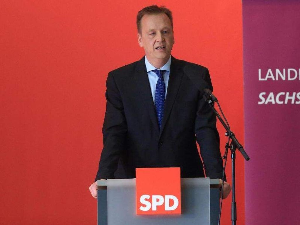 Burkhard Lischka spricht auf dem Landesparteitag im April 2016. Foto: Jens Wolf/Archiv