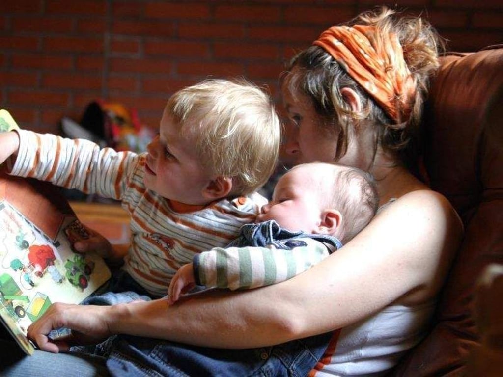 Viele Väter würden die Arbeitszeit gern reduzieren, um mehr Zeit für die Familie zu haben. Doch die Rahmenbedingungen dafür sind laut der Allensbach-Studie häufig schlecht. Foto: dpa-infocom