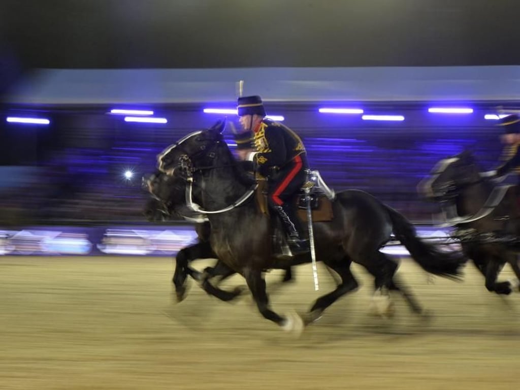 Im schnellen Galopp: Mitglieder der «King's Troop Royal Horse Artillery». Foto: Hannah Mckay