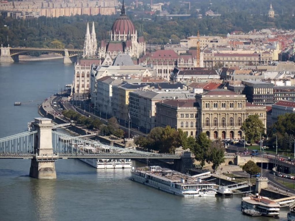 Trotz des extremen Niedrigwassers auf vielen Gewässern erlebte die Flusskreuzfahrt 2018 einen Boom. Die Donau - hier Budapest - lag dabei als Reiseziel knapp hinter dem Rhein. Foto: Andrea Warnecke