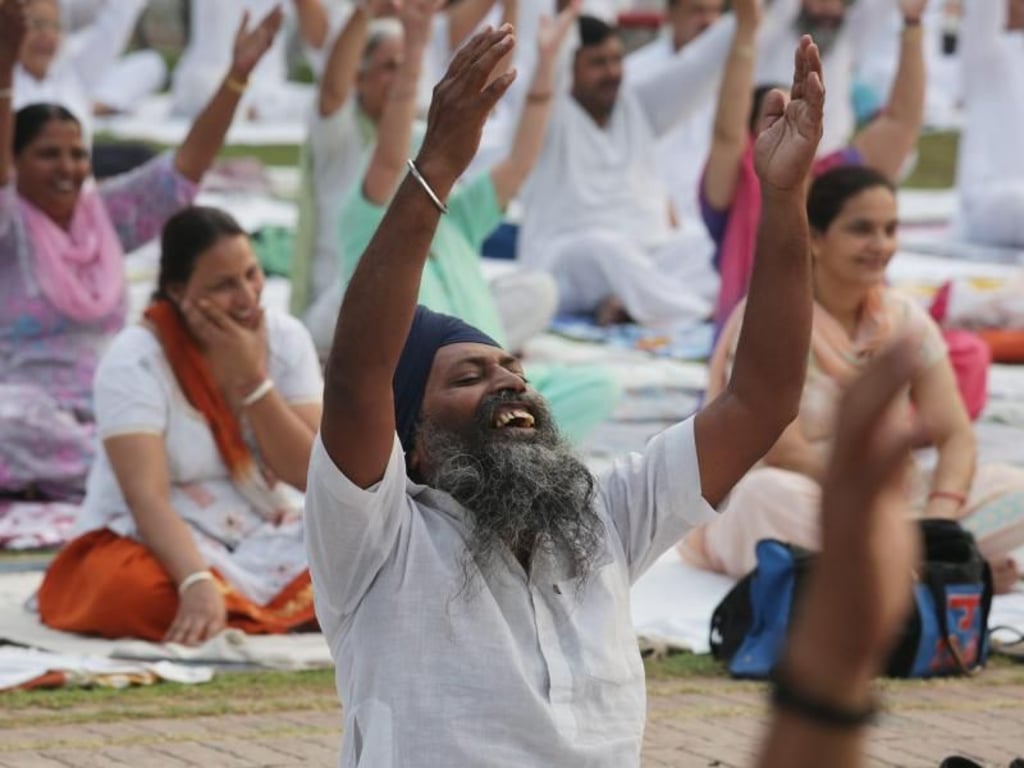 Spaß mit Yoga. Foto: Raminder Pal Singh