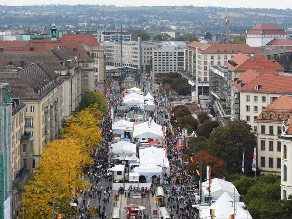 Anlässlich des Tags der Deutschen Einheit findet in Dresden ein Bürgerfest statt. Foto: S. Kahnert