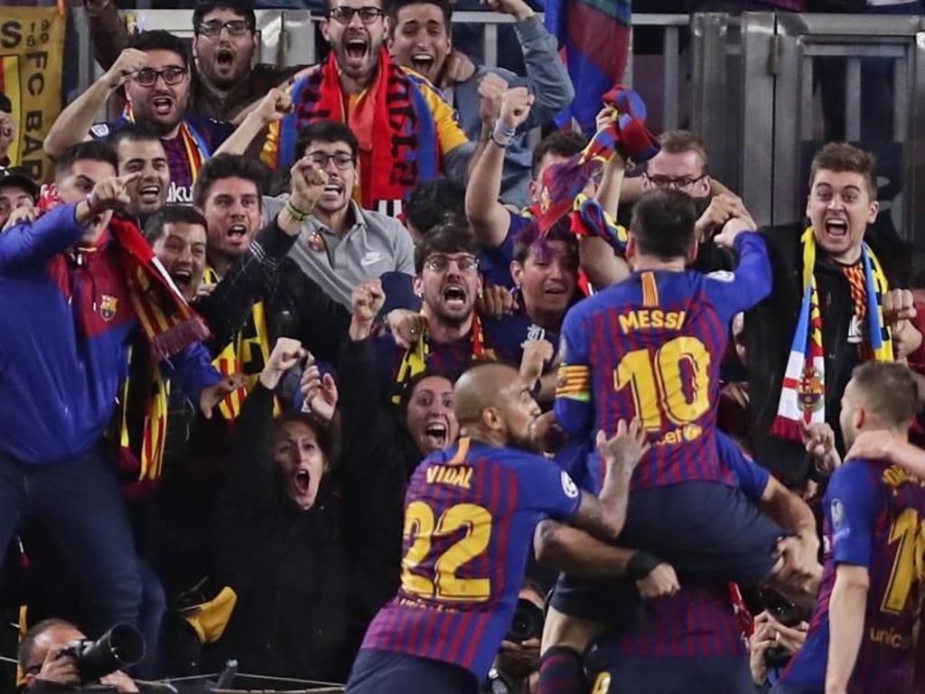 Barca's Spieler lassen sich von den Fans feiern. Foto: Manu Fernandez/AP
