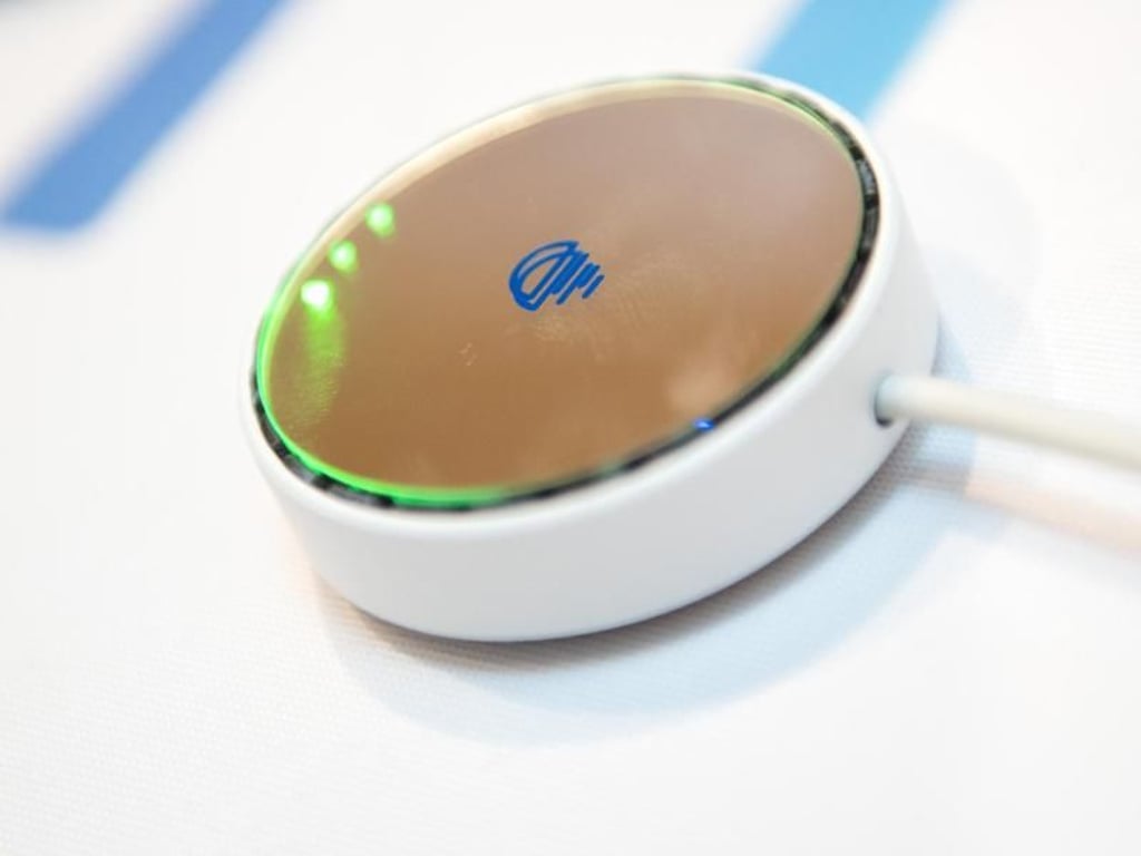 Eine Art WLAN mit Licht: So sieht der Empfänger für die unsichtbaren Lichtwellen der LifiMax-Technologie von Oledcomm aus. Foto: Andrea Warnecke