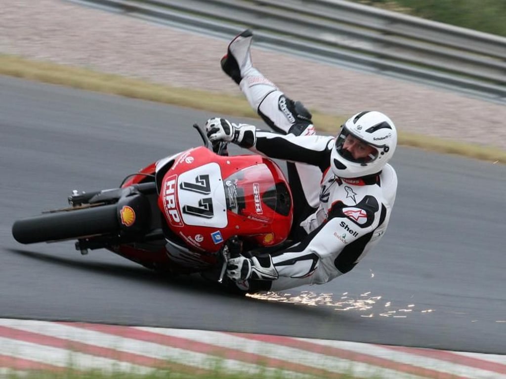 Michael Schumacher stürzte im Juni 2008 beim Motorrad-Training auf dem Sachsenring. Foto: Ralph Köhler