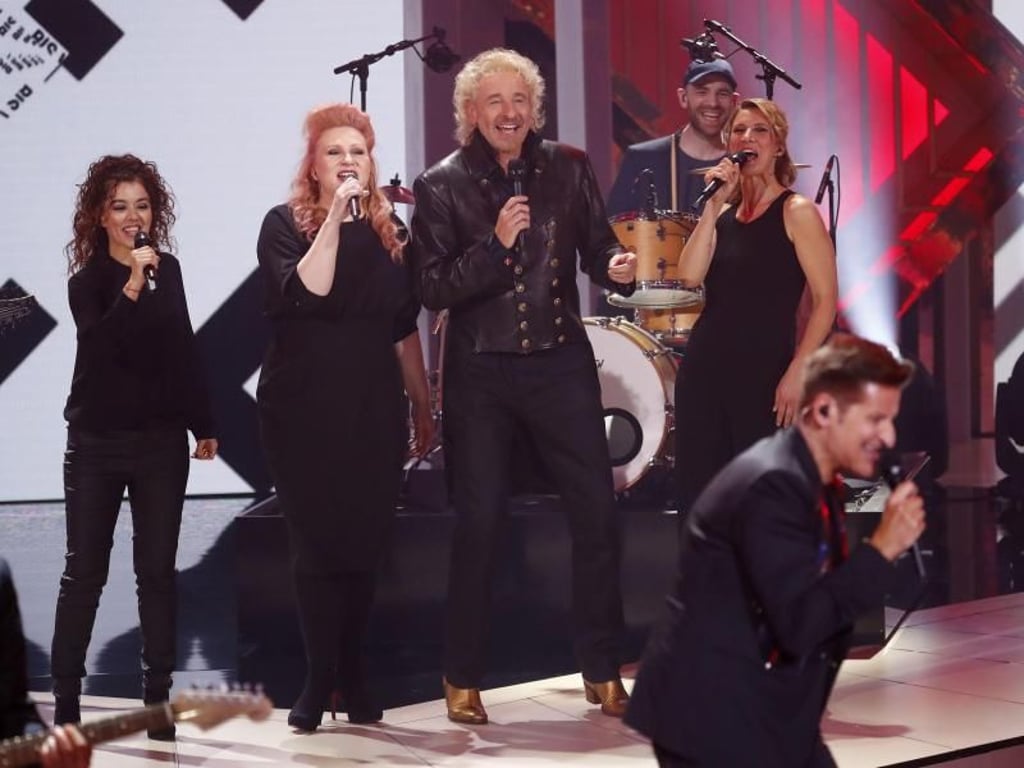 Eine verlorene Wette bringt Thomas Gottschalk und Pur zusammen. Foto: Hannibal Hanschke/Reuters Pool