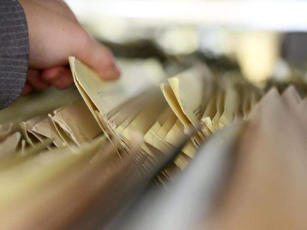 Stasi-Akten sind im Stasi-Archiv in Berlin zu sehen. Foto: Stephanie Pilick/Archiv