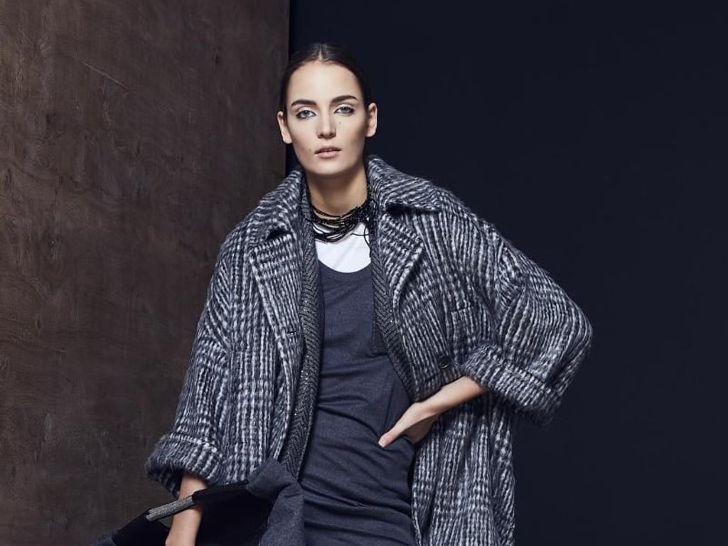 Unter den Mustern sind derzeit bei Wintermänteln besonders Karos beliebt, hier ein Oversize-Modell von Brunello Cucinelli (4490 Euro). Foto: Brunello Cucinelli