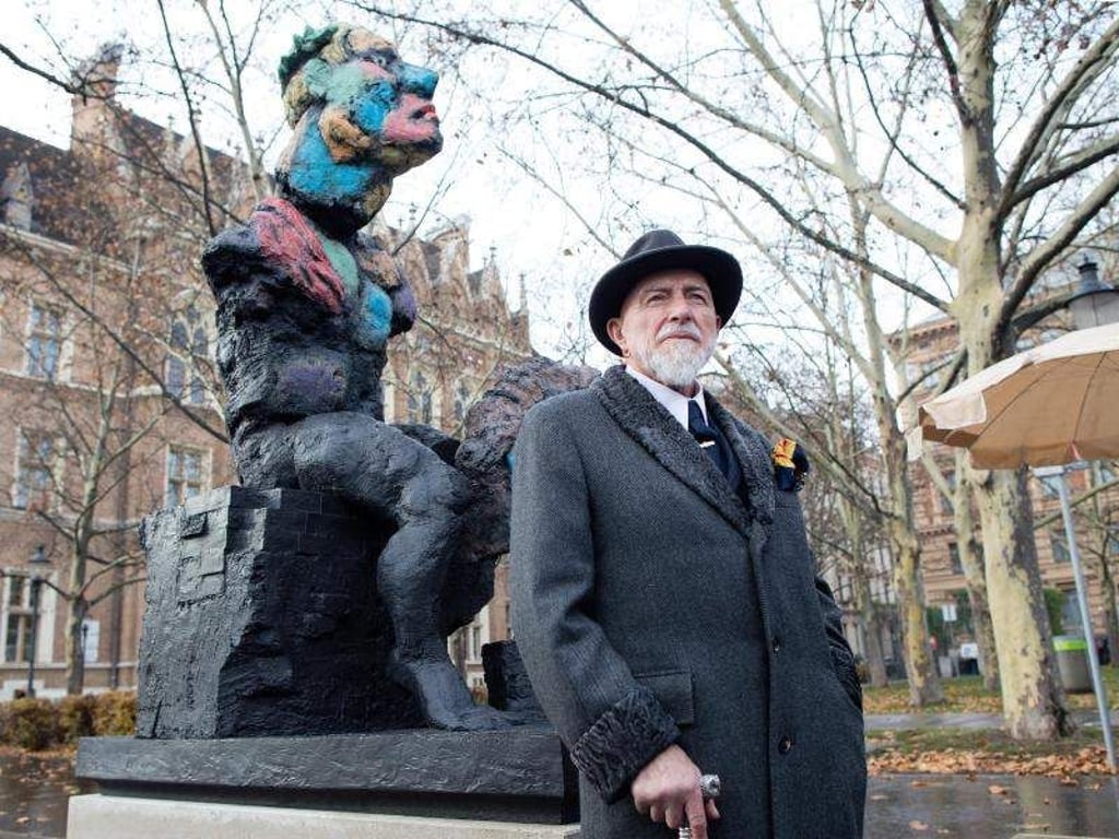 Markus Lüpertz bei der Enthüllung seiner Beethoven-Skulptur in Wien. Foto: Georg Hochmuth