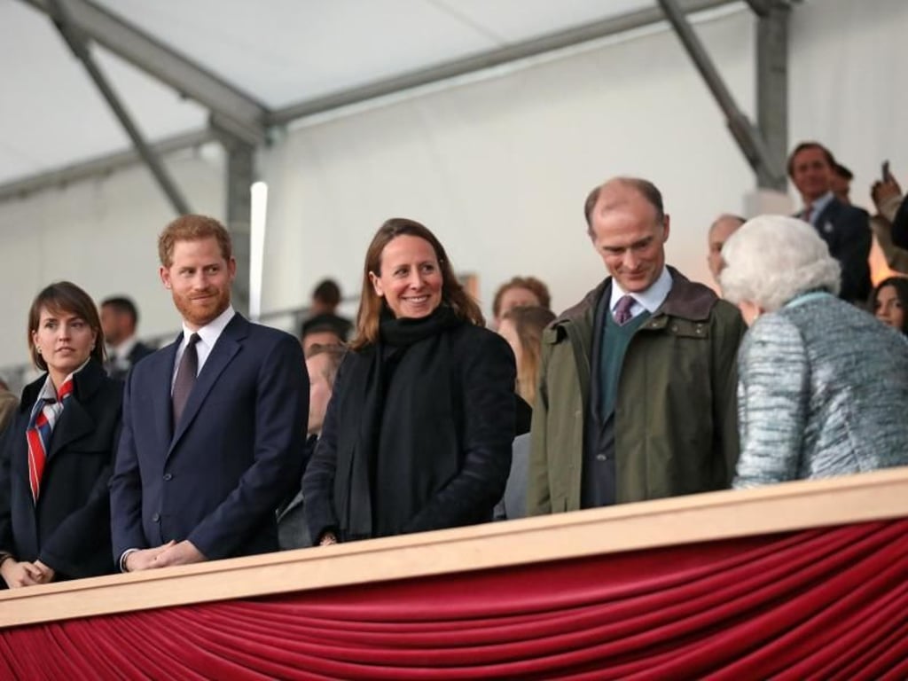 Königin Elisabeth II. und Prinz Harry nehmen am Festzug der Royal Windsor Horse Show auf dem Gelände von Windsor Castle teil. Foto: Steve Parsons/PA Wire