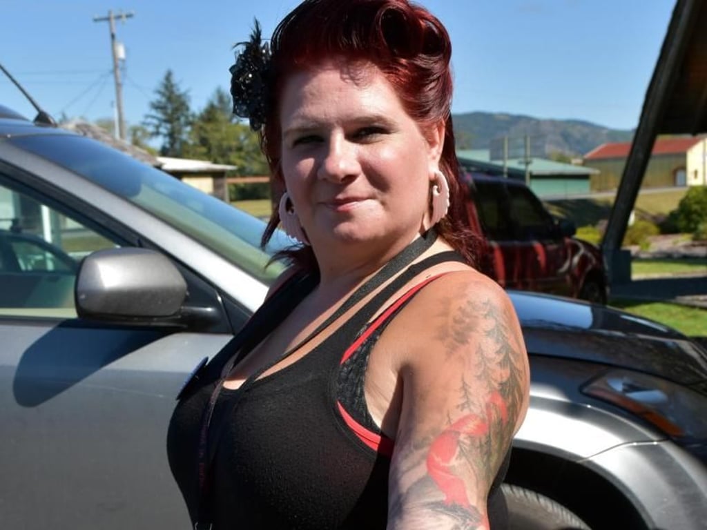 Tiffany Kidrowski zeigt ihre «Twilight»-Tattoos. Foto: Chris Melzer