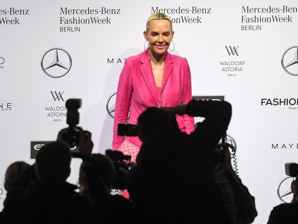 Natascha Ochsenknecht hat sich für ein rosa Outfit entschieden. Foto: Britta Pedersen