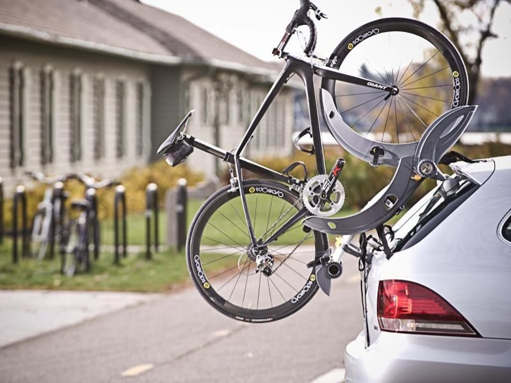 Heckträger: Diese Systeme gibt es für Limousinen, Kombis und auch Cabrios. Die Autos müssen dafür aber zugelassen sein. Foto: sportimport/www.pd-f.de