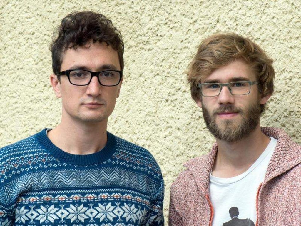Die Aktivisten vom «Straßengezwitscher», Johannes Filous (l) und Alexej Hock. Foto: Arno Burgi (Archivbild)