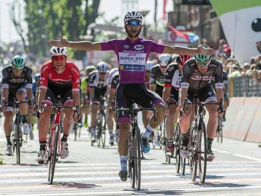 Fernando Gaviria gewann die 13. Etappe über 167 Kilometer in Tortona im Massensprint. Foto: Alessandro Di Meo