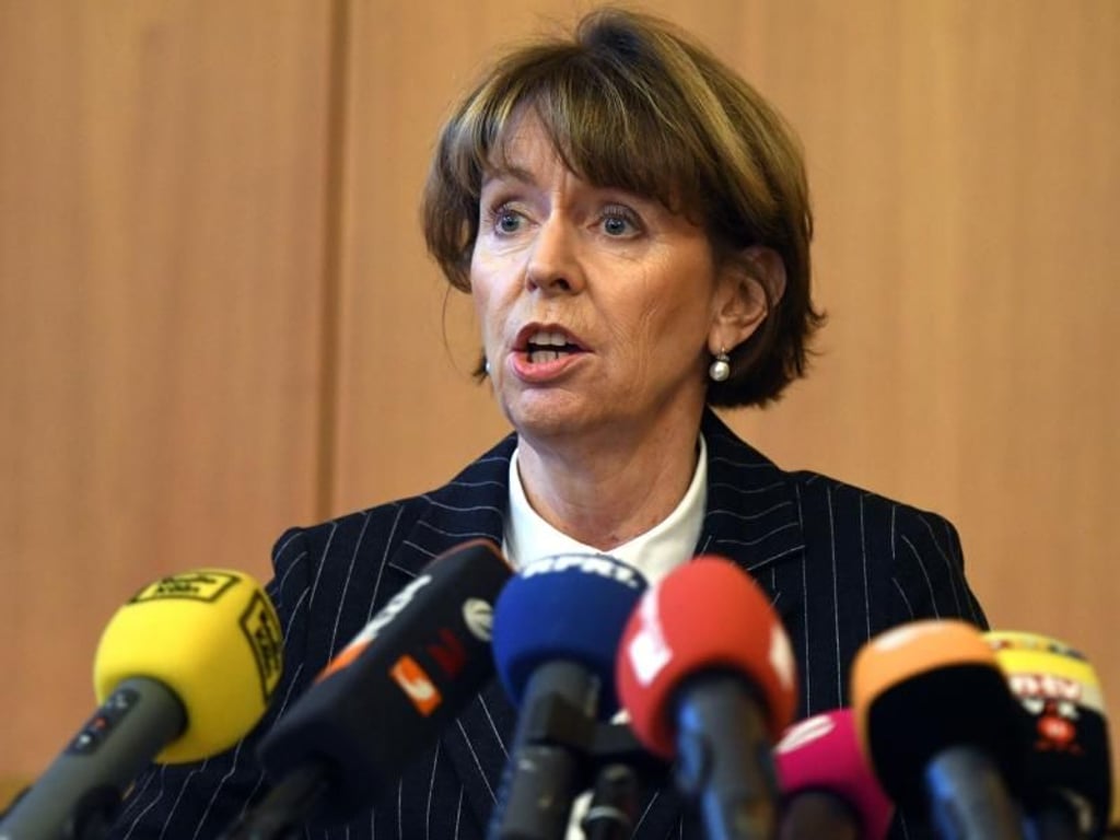 Kurz vor der Wahl zur Kölner Oberbürgermeisterin 2015 rammte ein Rechtsradikaler Henriette Reker ein Messer in den Hals. Foto: Henning Kaiser