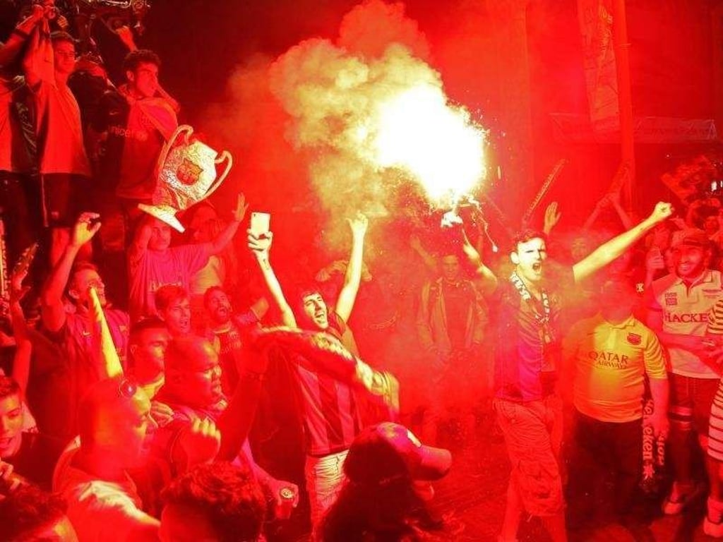 Die Barca-Fans feierten ausgelassen in den Straßen von Barcelona. Foto: Toni Garriga