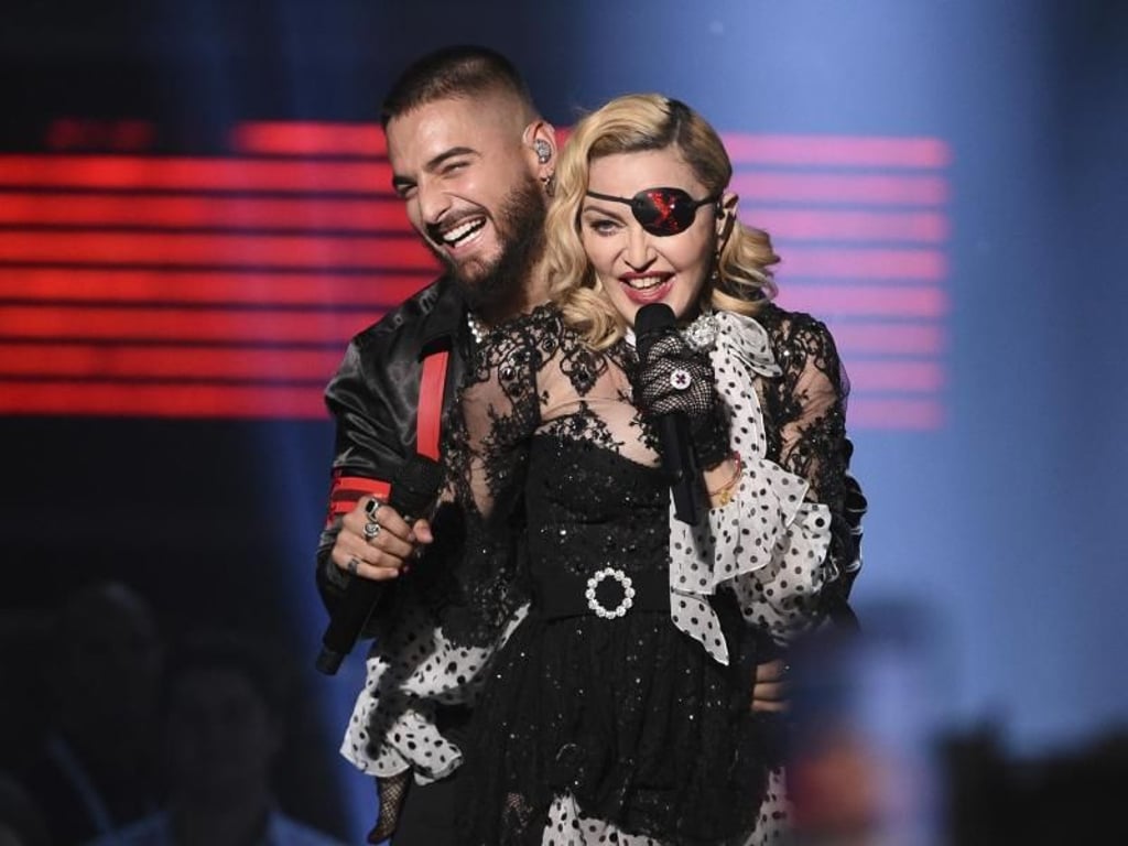Maluma und Madonna treten bei den Billboard Music Awards in der MGM Grand Garden Arena in Las Vegas auf. Foto: Chris Pizzello/Invision/AP