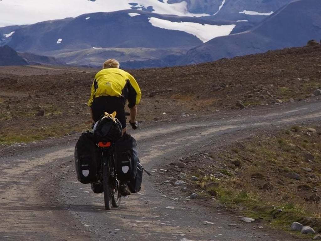 Die Kosten für eine Island-Reise hängen auch von der Reiseform ab: Wer eher naturnah unterwegs ist, zum Beispiel mit dem Fahrrad, der spart. Foto: Inspired by Iceland