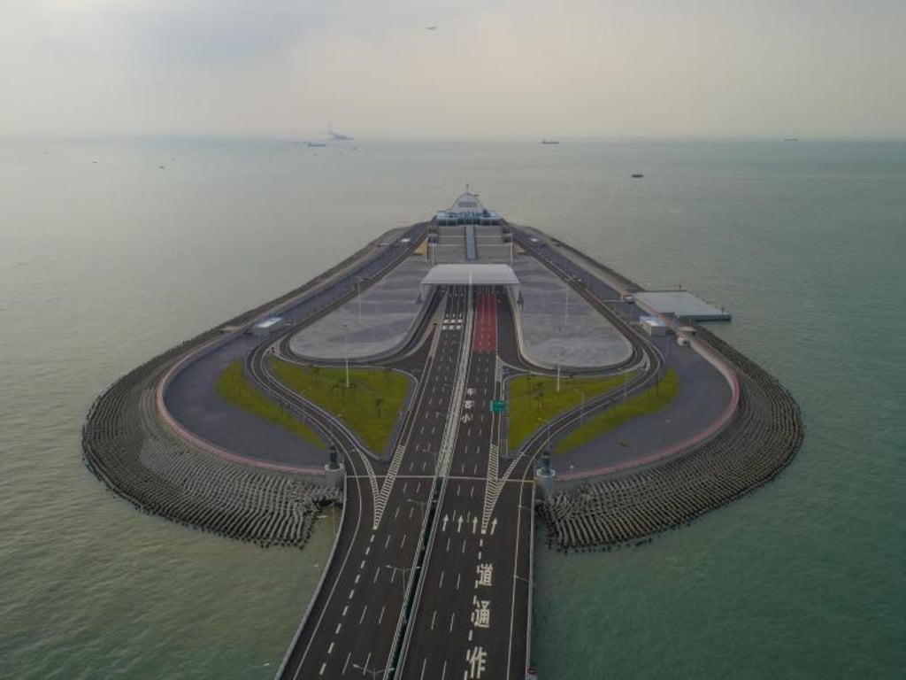 Auch eine künstliche Insel gehört zum Hongkong-Abschnitt der Hong Kong-Zhuhai-Macao Brücke. Foto: Lui Siu Wai/XinHua