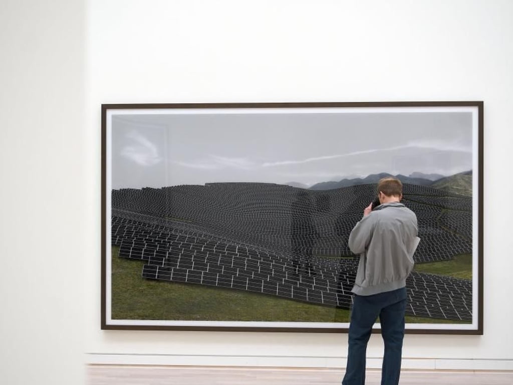 Andreas Gursky, Les Mées, 2016. Foto: Henning Kaiser