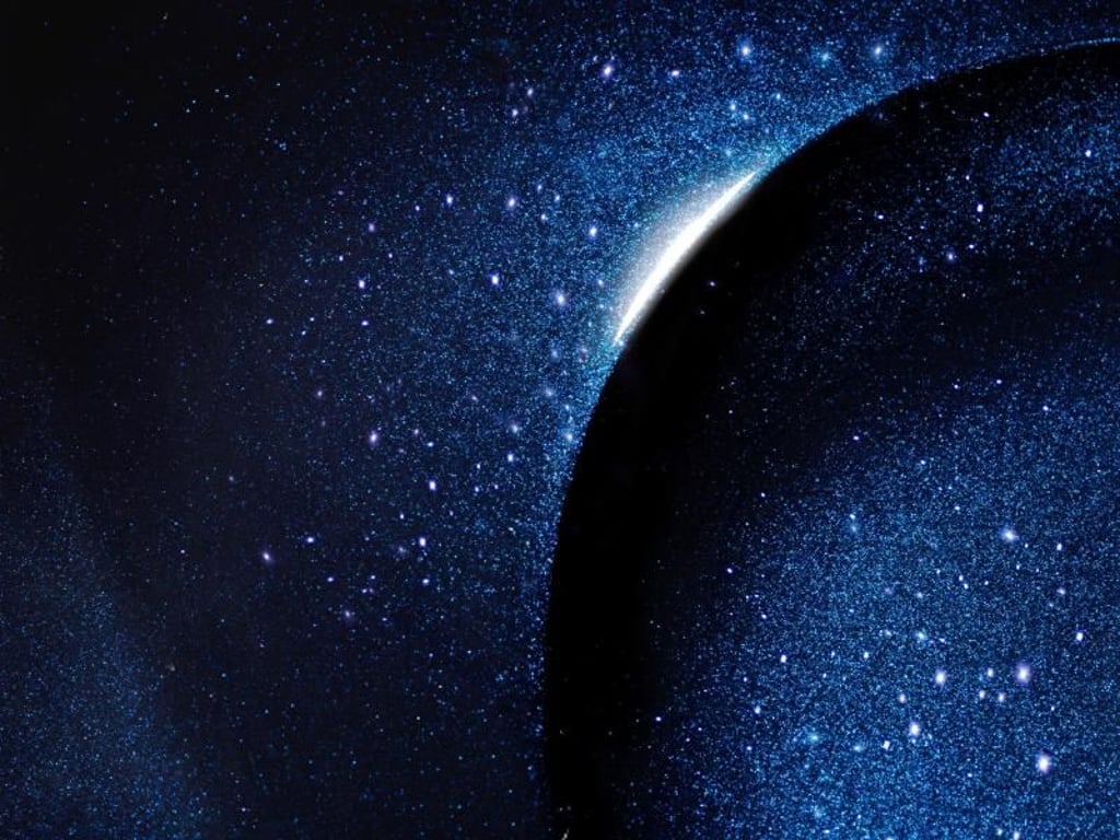 Sterne, zum Greifen nah: BASF hat einen Autolack entwickelt, bei dem kleinste Glaspartikel bei Sonneneinstrahlung für ein unterschiedlich starkes Funkeln sorgen. Foto: BASF Coatings GmbH