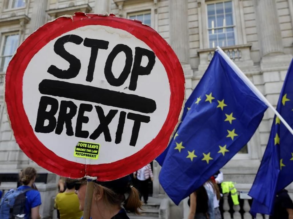 Brexit-Gegner protestieren in London. Foto: Kirsty Wigglesworth/AP