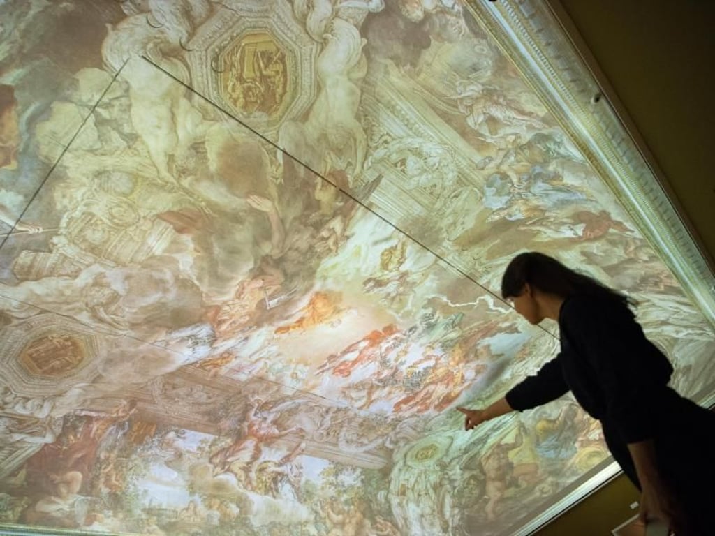 Das Deckenfresko «Triumph der göttlichen Vorsehung» von Pietro da Cortona als Projektion. Foto: Jörg Carstensen