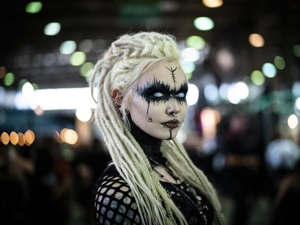 Alexia aus Caen (Frankreich) beim Wave-Gotik-Treffen. Foto: Alexander Prautzsch