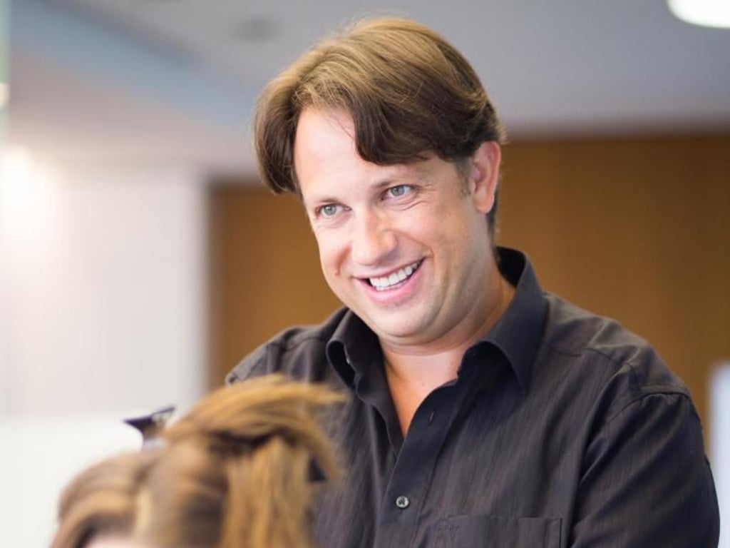 Mit Extensions lassen sich die Haare nicht nur verlängern, sie werden inzwischen auch zur Verdichtung verwendet.
Foto: Christoph Schmidt