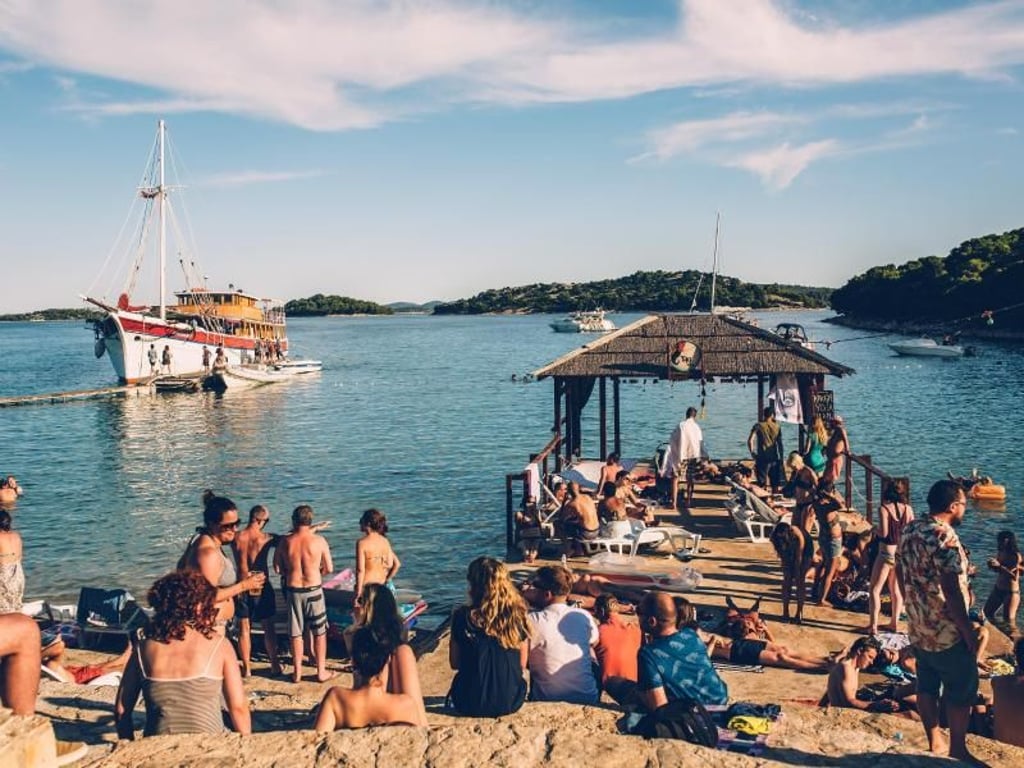 Party am Strand: Das Electric Elephant Festival wird in Kroatien im Ort Tisno gefeiert. Foto: Electric Elephant Festival