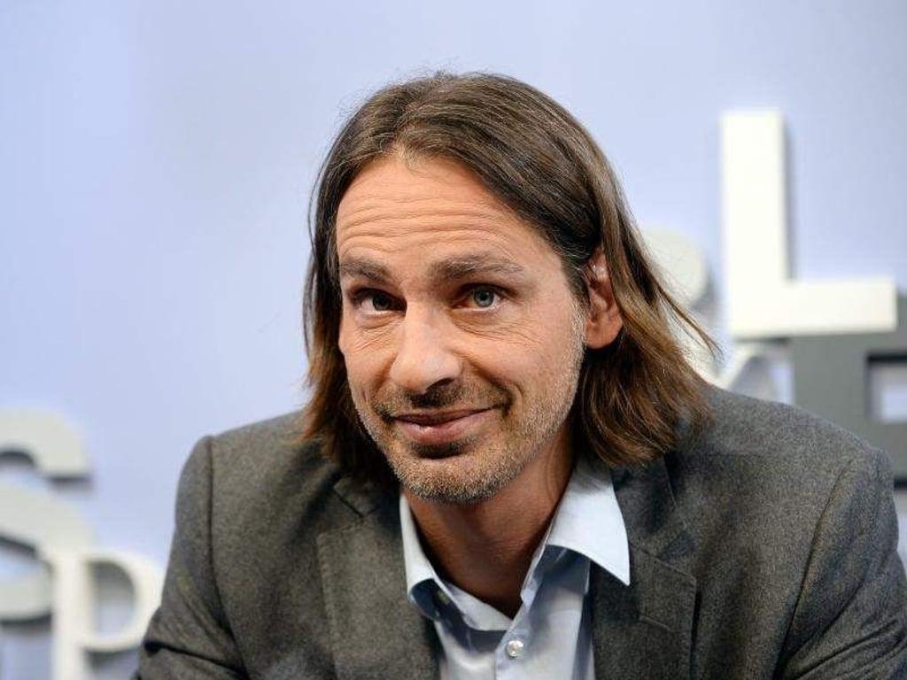Richard David Precht hält nicht viel von Champagner. Foto: Jens Kalaene