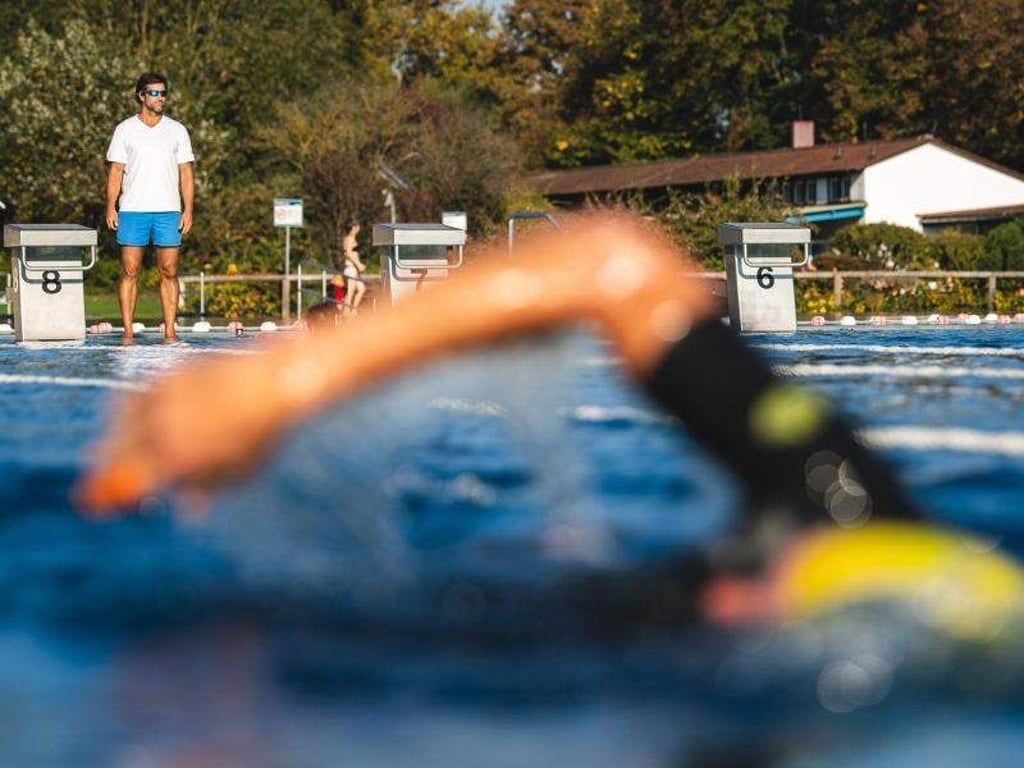 Die Tübinger Freibadsaison ist so lang wie noch nie. Normalerweise schließt das Bad Mitte September. Foto: Sebastian Gollnow