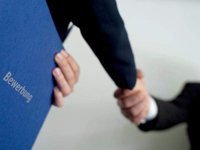 Gilt der Arbeitsvertrag nur mit Unterschrift?
