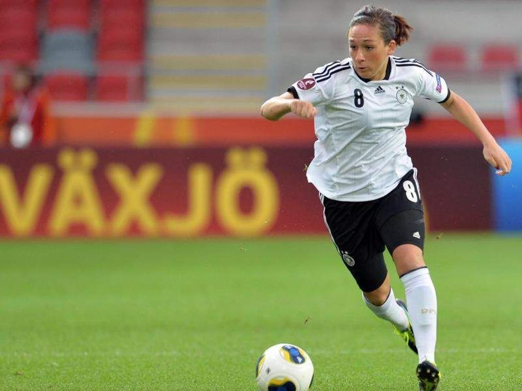 Ex-Nationalspielerin Nadine Keßler leitet das UEFA-Sonderprogramm. Foto: Carmen Jaspersen