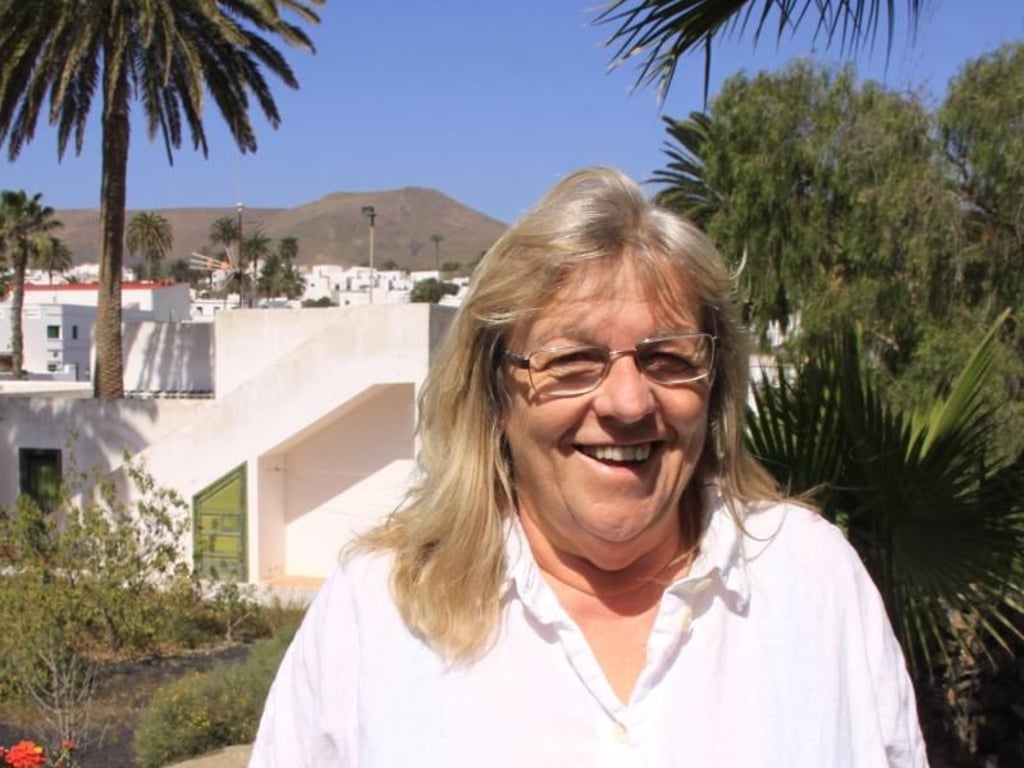 Bettina Bork lebt seit 30 Jahren auf Lanzarote - sie kannte Manrique gut. Foto: Manuel Meyer
