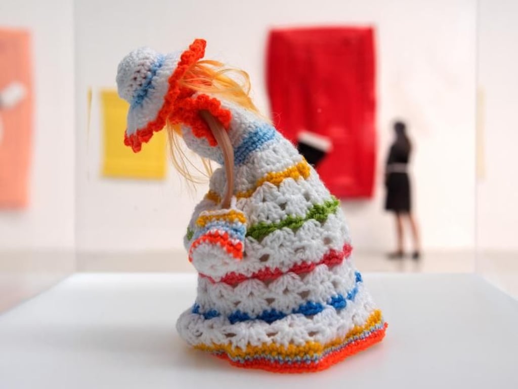 Mäkelmännchen in der Ausstellung des Künstlers Andreas Slominski in den Deichtorhallen. Foto: Daniel Bockwoldt