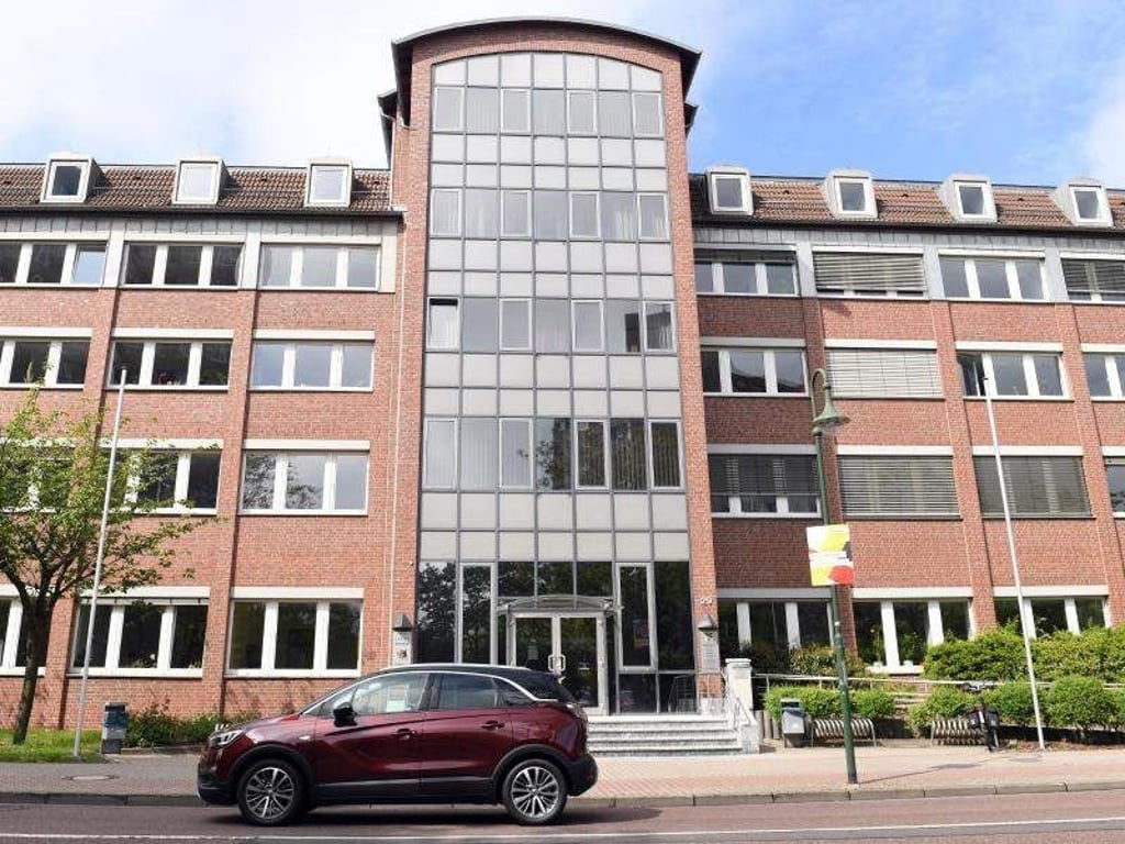 Das Justizzentrum mit dem Landgericht in Dessau. Foto: Hendrik Schmidt/Archivbild